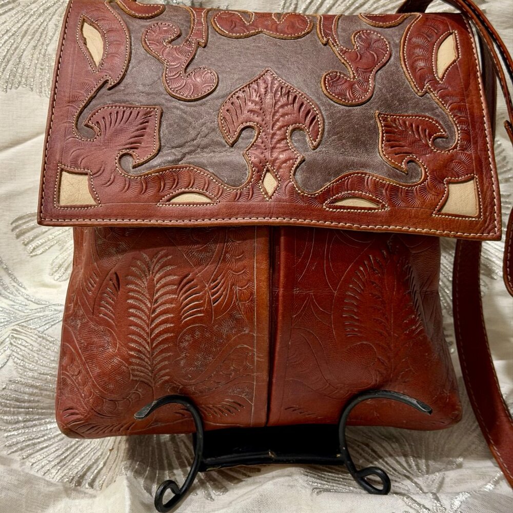 T Salvidar Saddle Tan Tooled Leather X-Body
